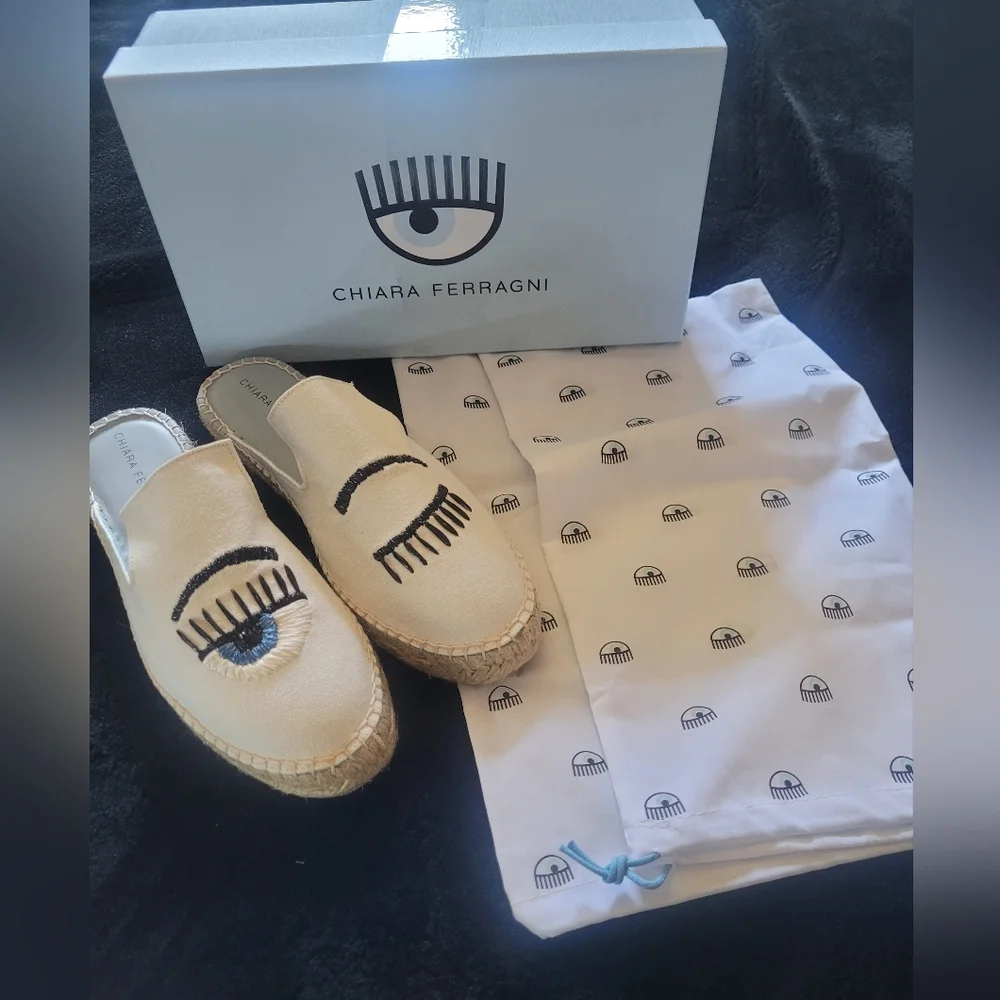 Chiara Ferragni Cream and Black‎ Espadrilles. Sz 40. New In Box
